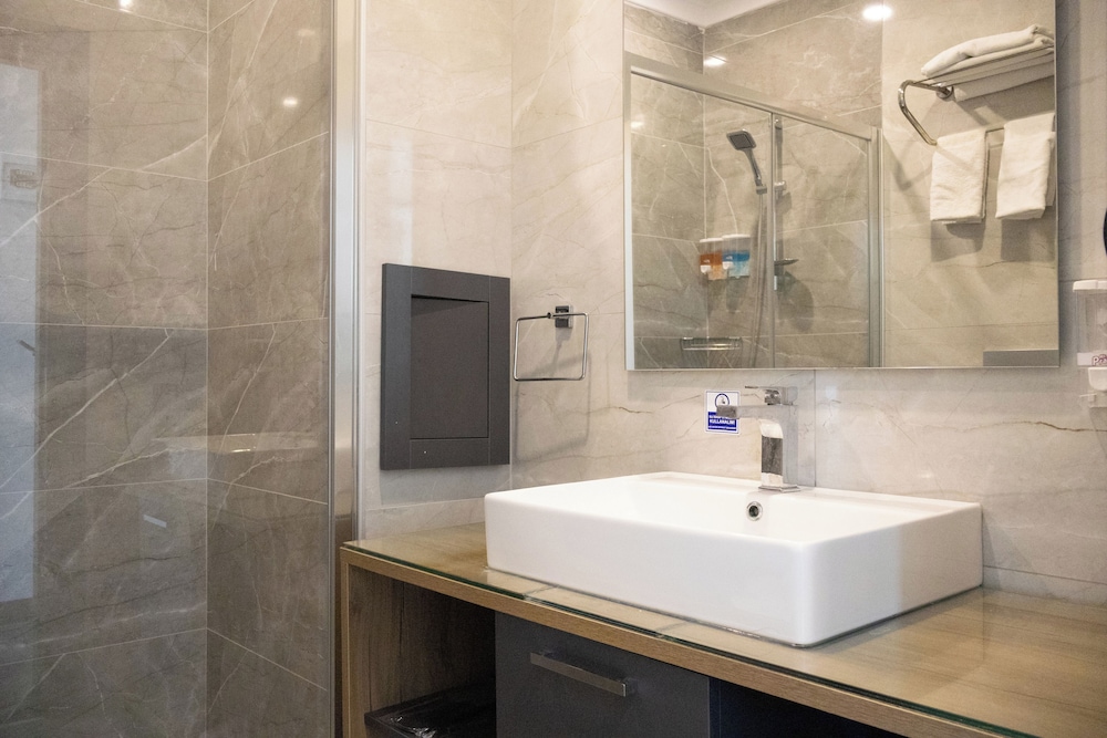 HOME PLUS Hotel & SEYHLI 38/42