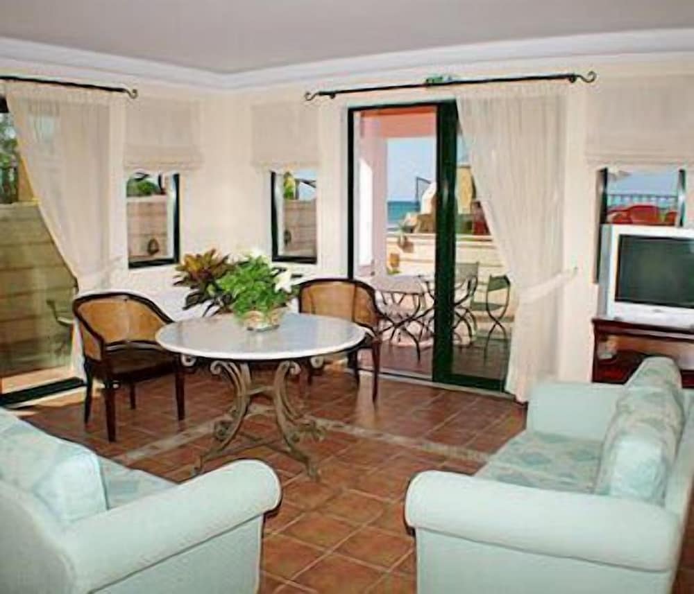 Andreolas Luxury Suites 46/72