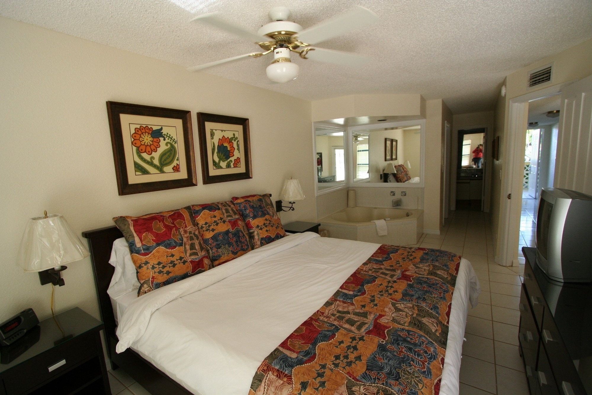 3 Bedrooms, Comfort, Town House, Twin Beds, King and Queen Bed, Sofa