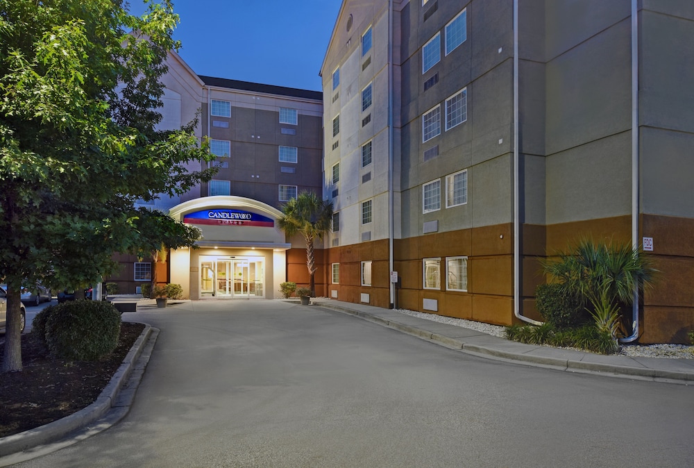 CANDLEWOOD SUITES COLUMBIA-FT. JACKSON 9/62
