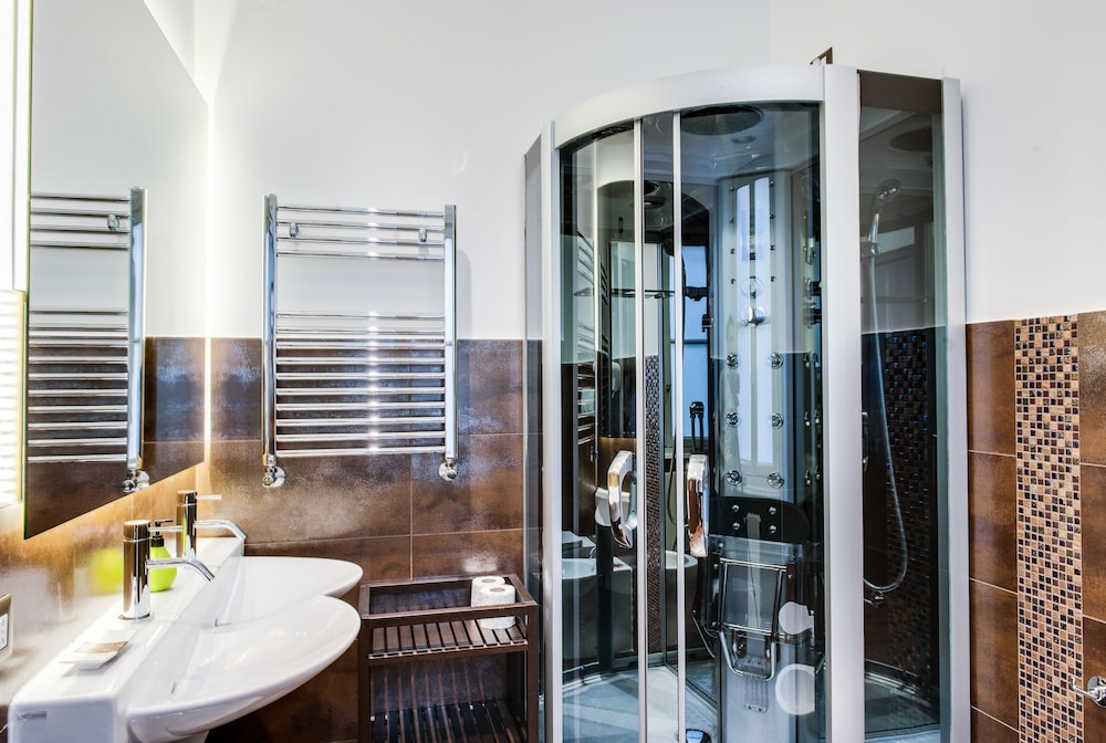 Lh Royal Suites 21/48