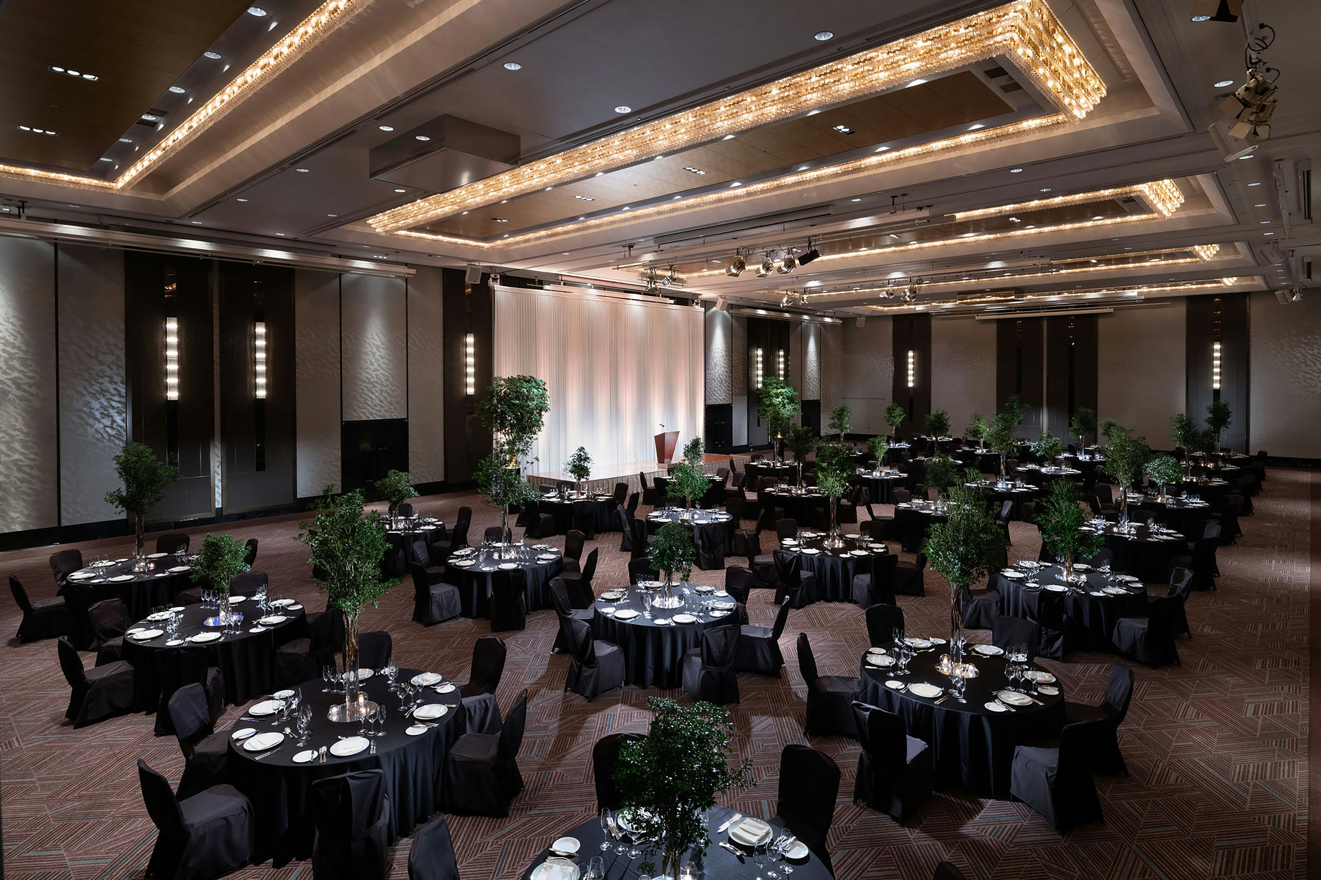 Hilton Osaka 72/77