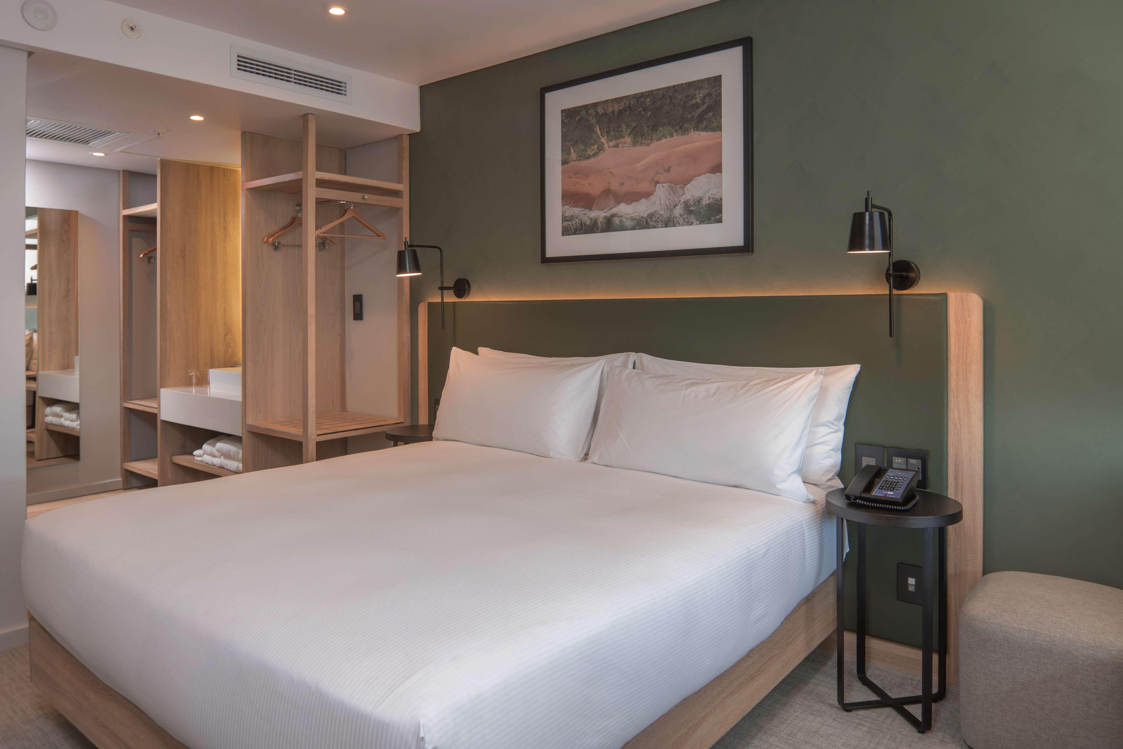1 BEDROOM, SUITE, KING BED