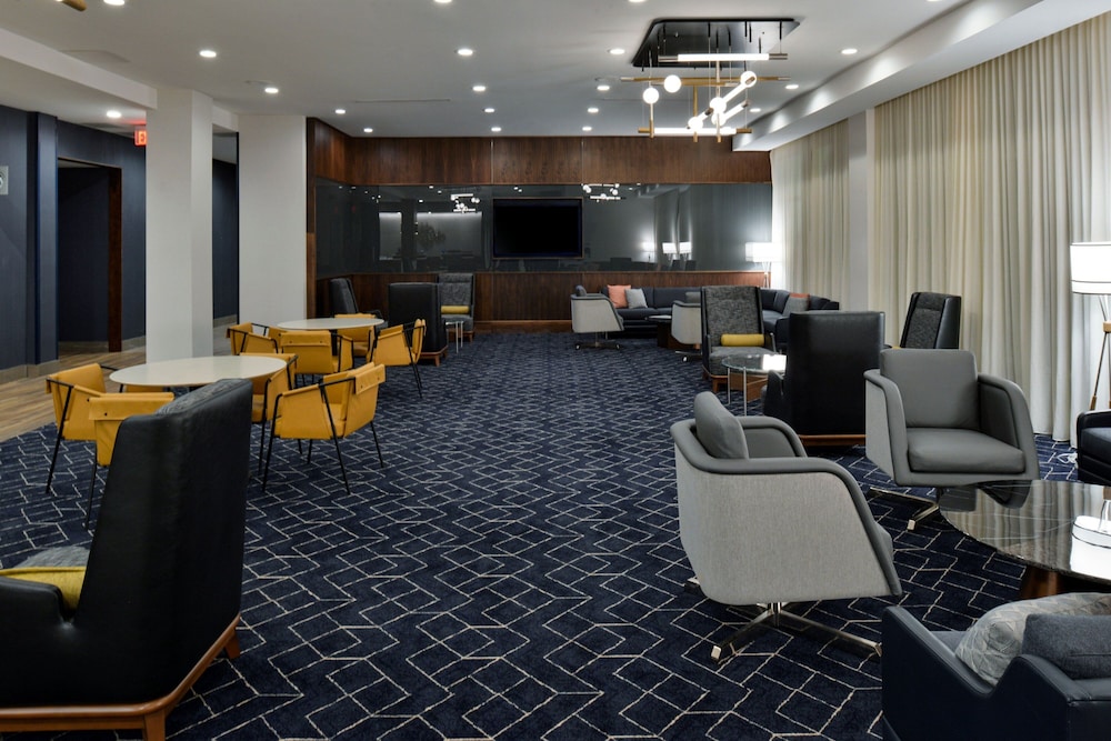 Courtyard by Marriott Raleigh Cary Crossroads 33/38