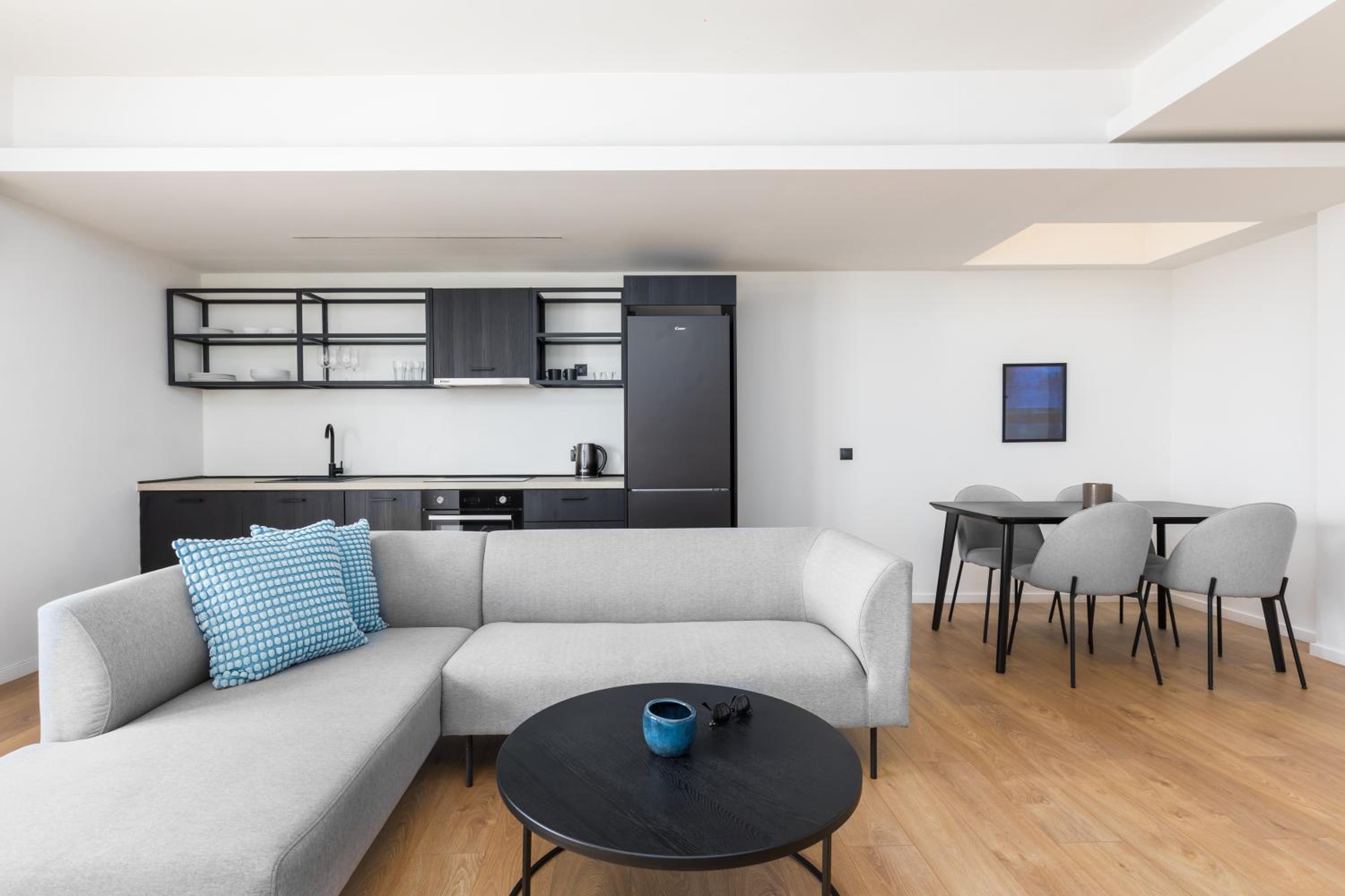 Celine: Apartments in the center 8/14