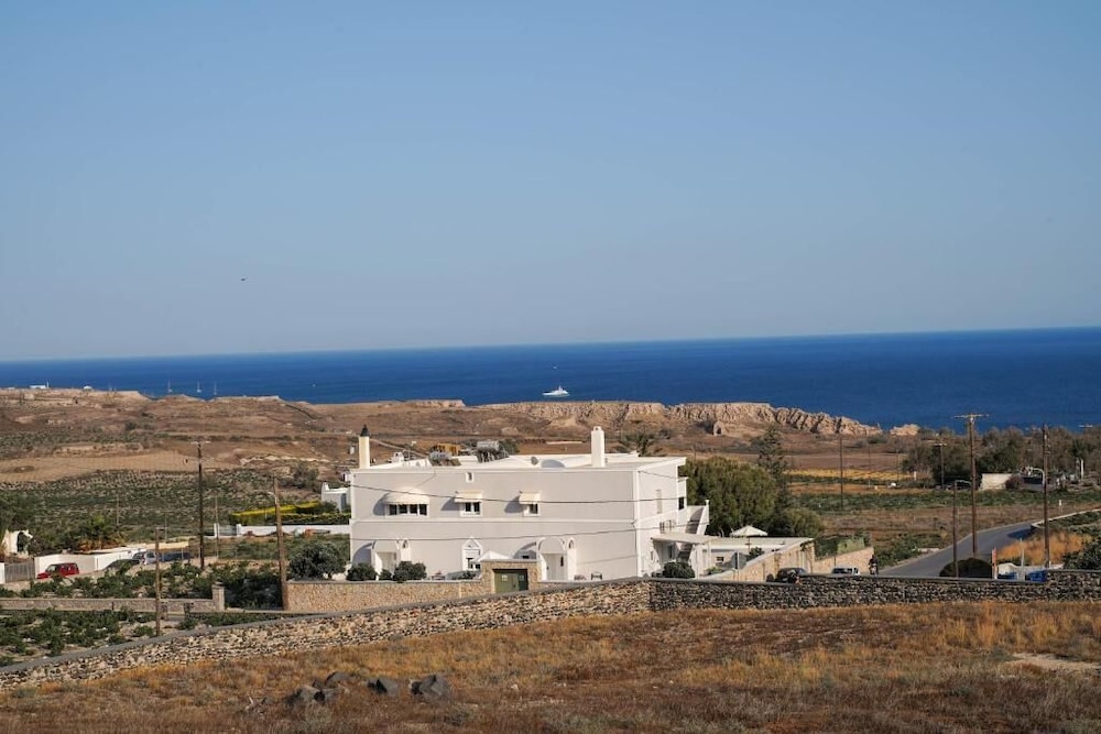The Noverian Bios Caldera, Sunset Suites 52/58