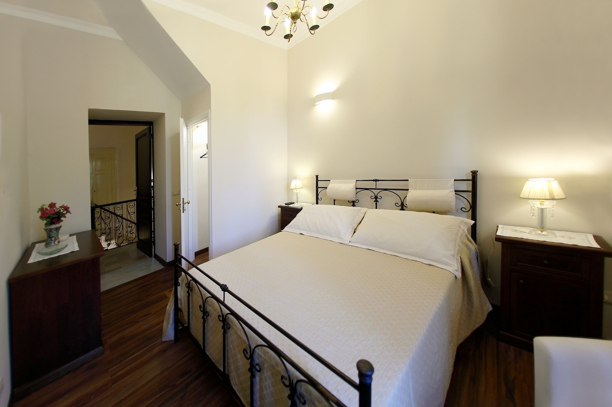 EXCLUSIVE, VILLA, 3 QUEEN BEDS, SINGLE BED