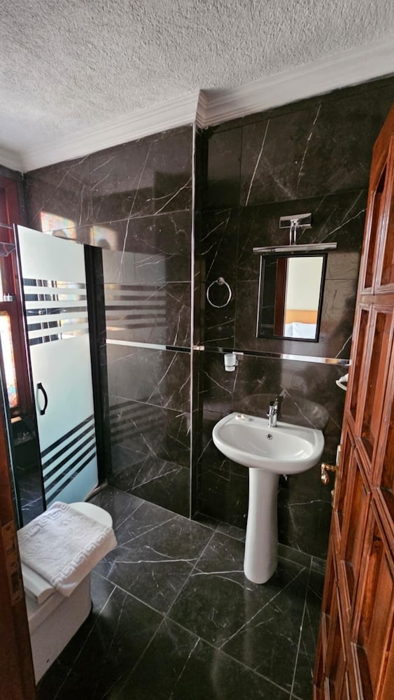 OTTOMAN ELEGANCE HOTEL 38/42