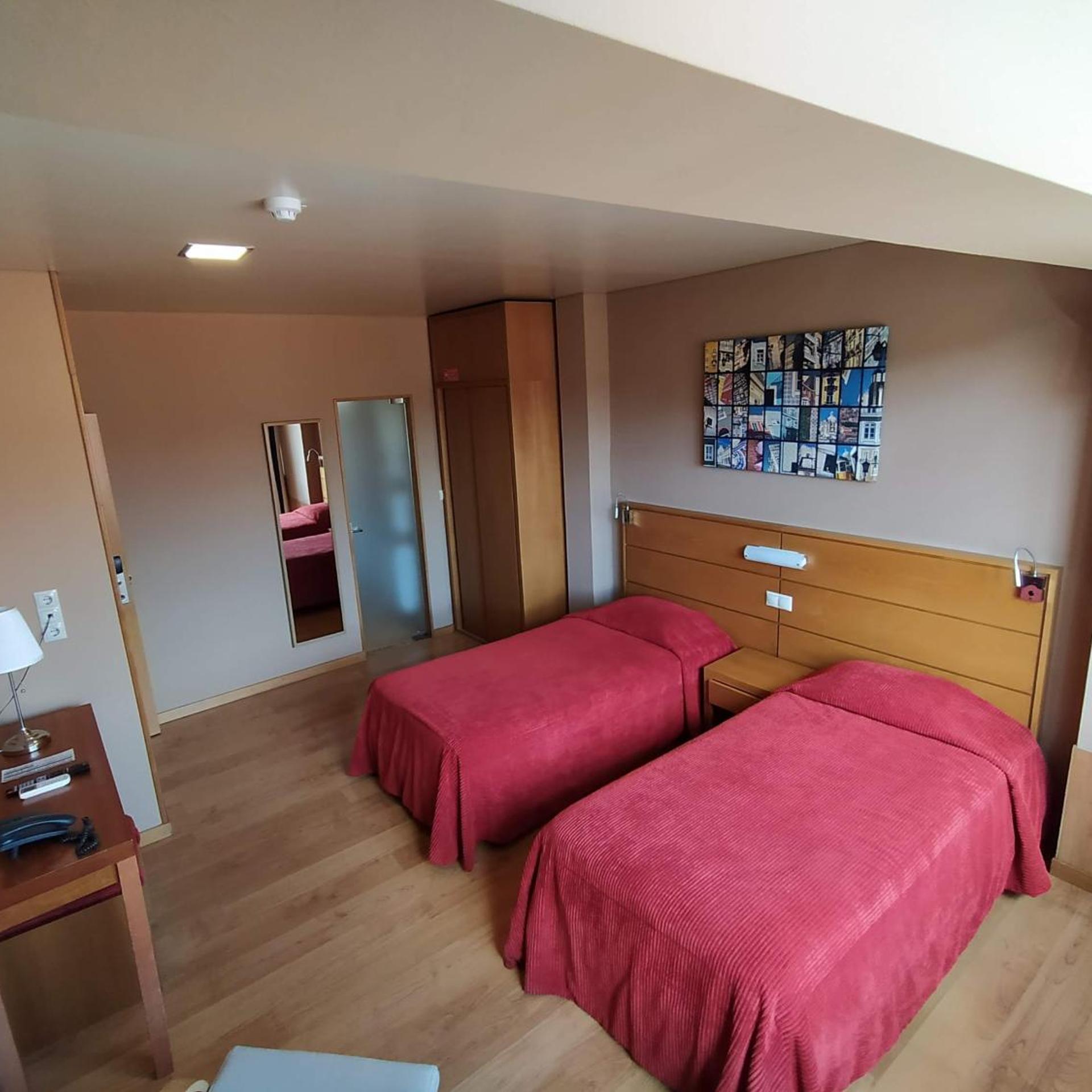 Room, Triple