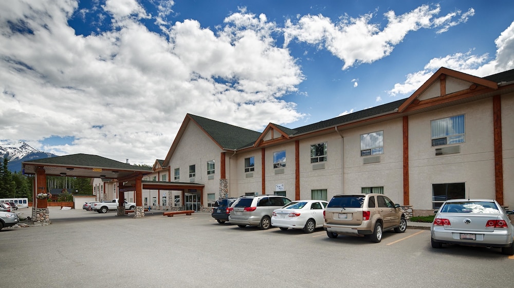 Best Western Plus Valemount Inn & Suites 1/65