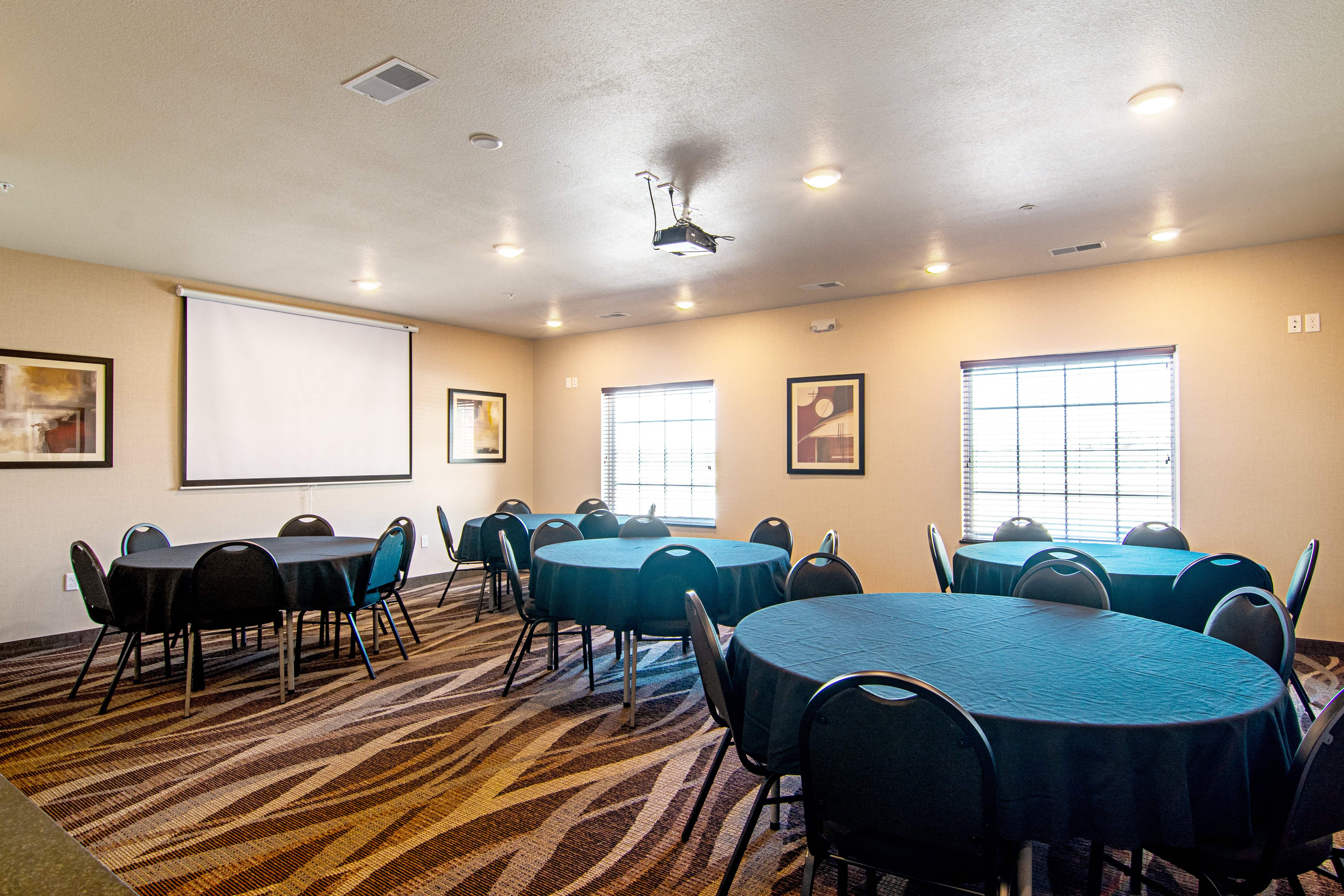 Cobblestone Hotel & Suites - Paxton 35/63