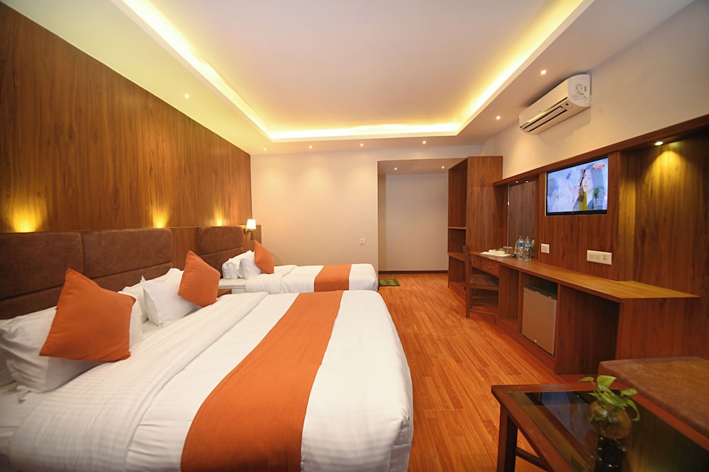 Super, Deluxe, 1 Double and 1 Single Bed, Balcony