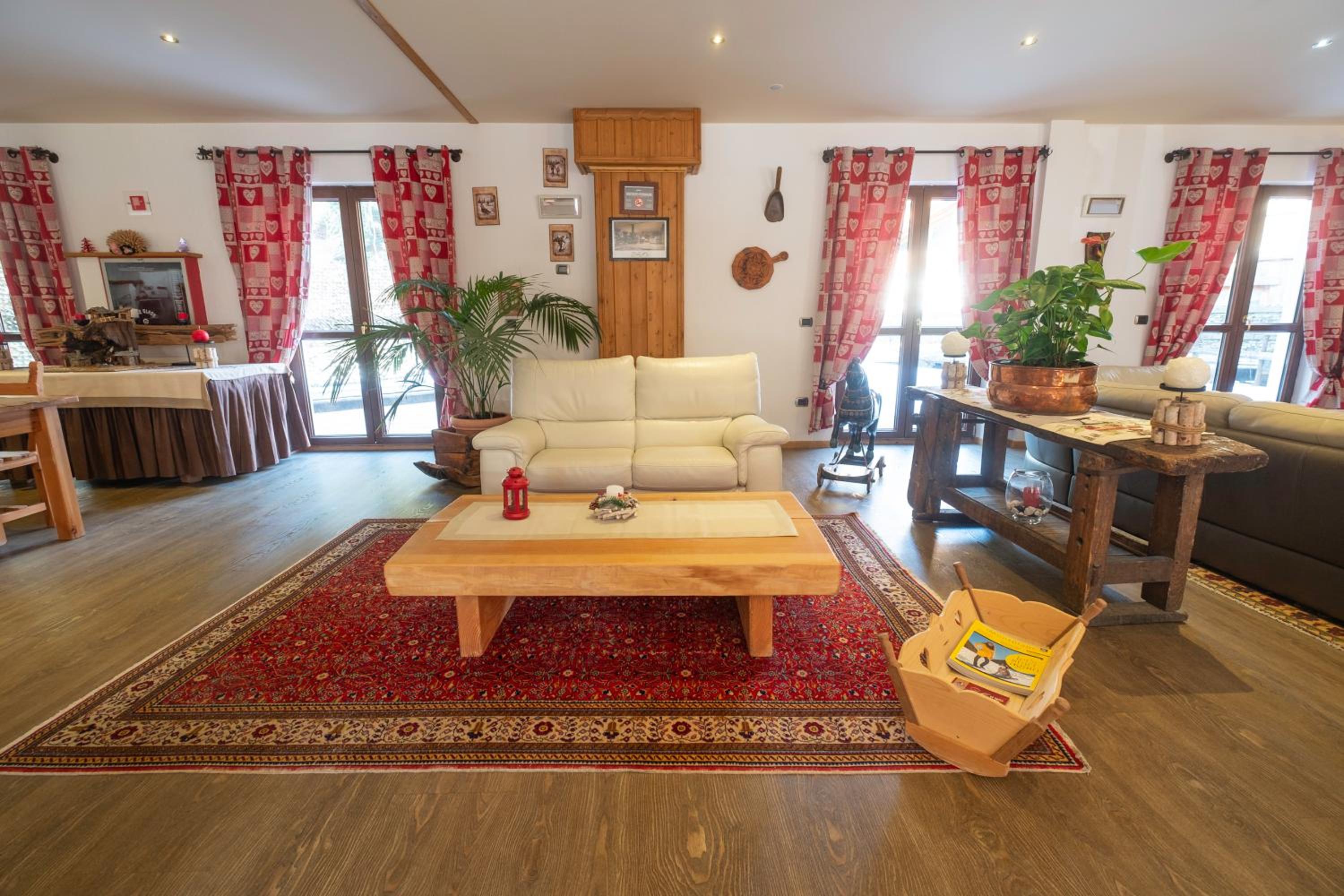 Hotel Boton D'Or & Wellness 23/24