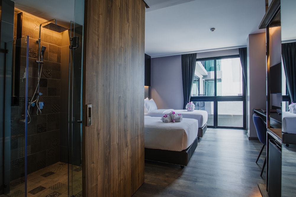Rak Elegant Hotel Patong 20/69