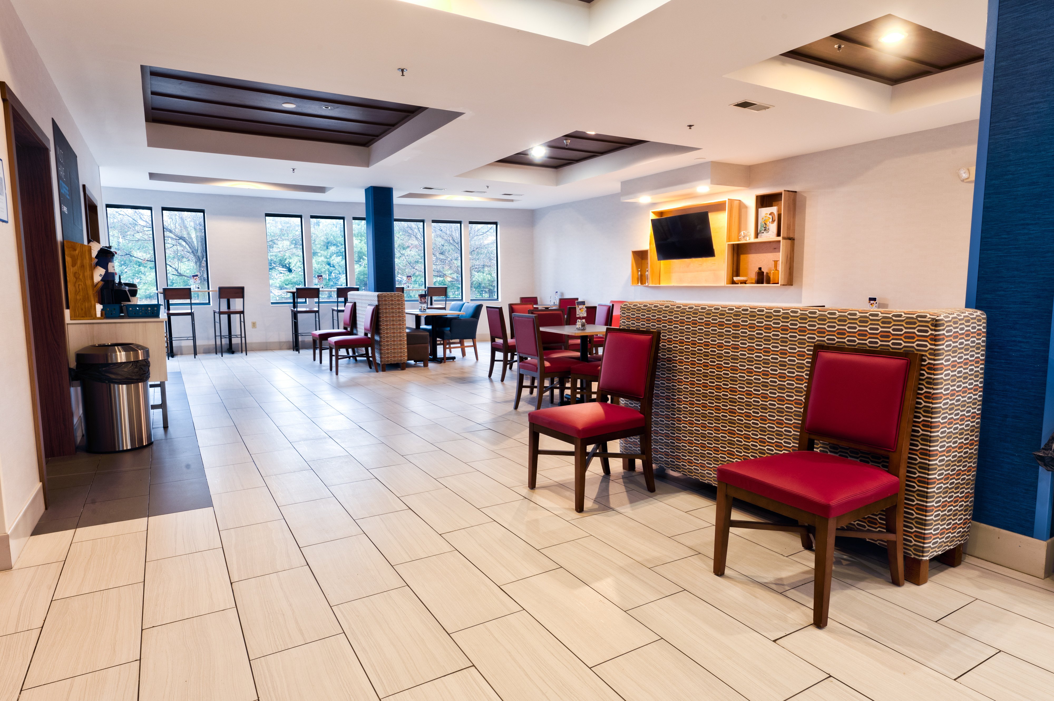 Holiday Inn Express Hotel Suites Goshen 50/75