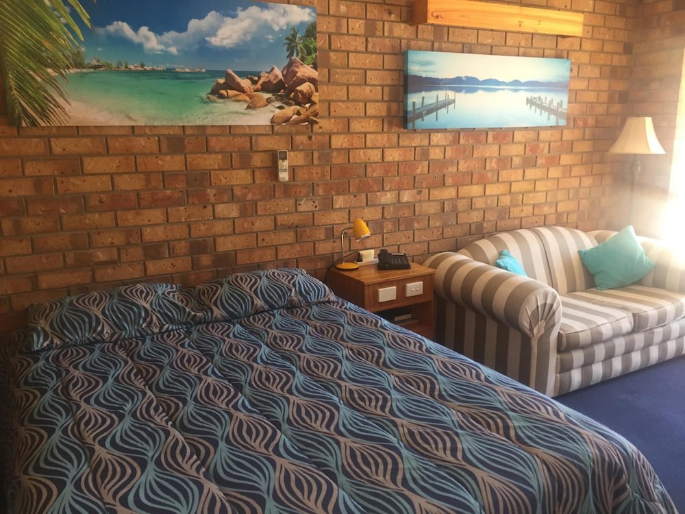 KADINA GATEWAY MOTOR INN 25/45