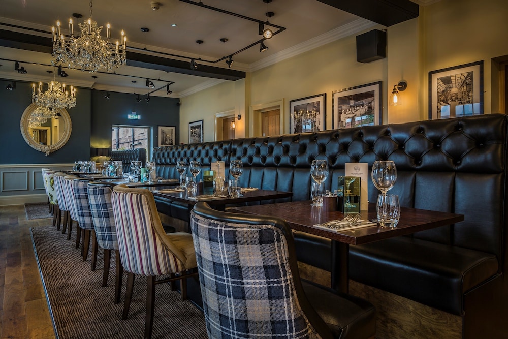 The Golden Fleece Hotel 37/50