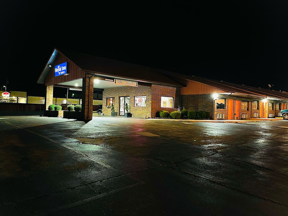 Royal Inn & Suites 1/24