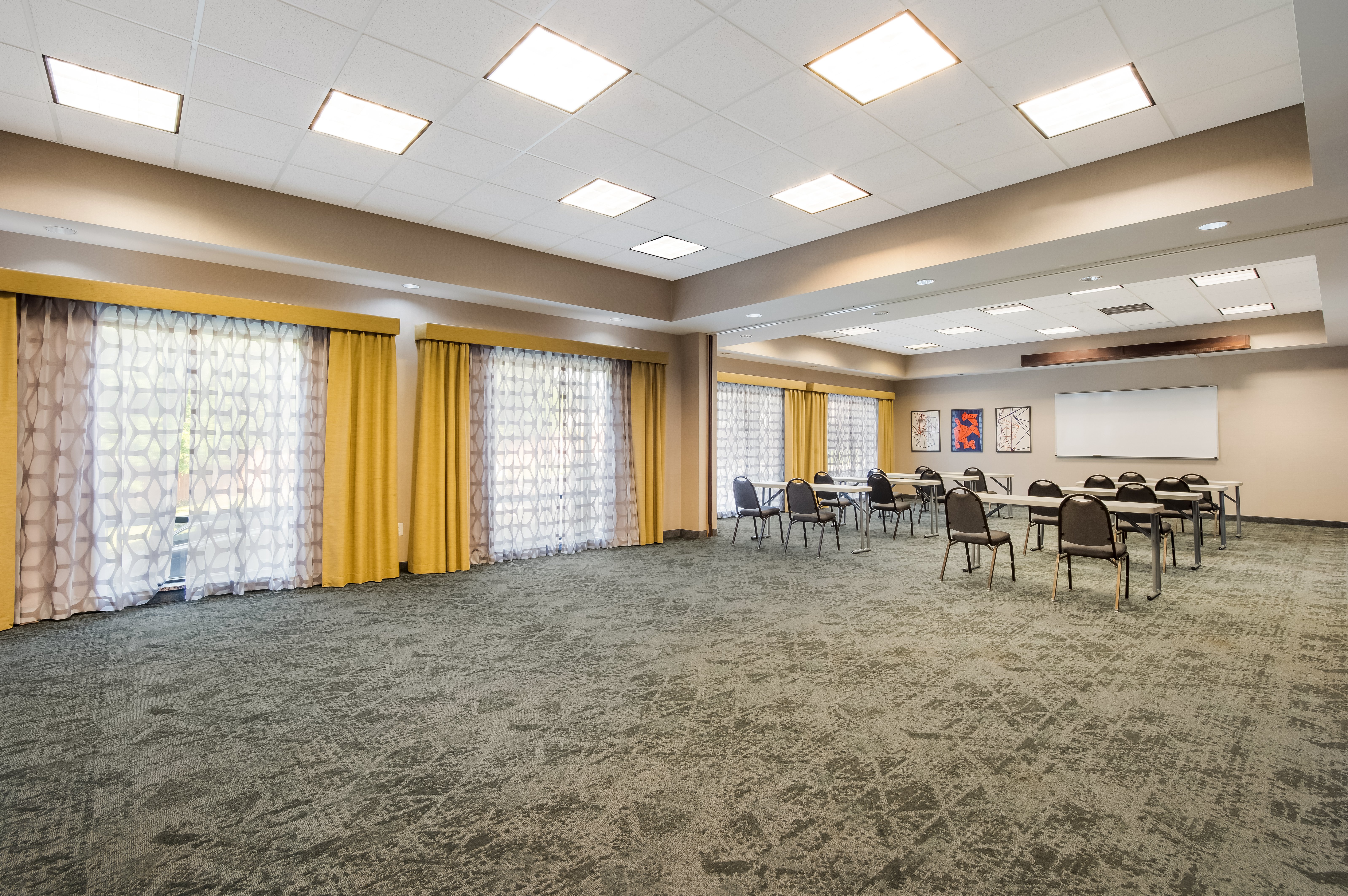 Holiday Inn Express & Suites Lexington 28/32