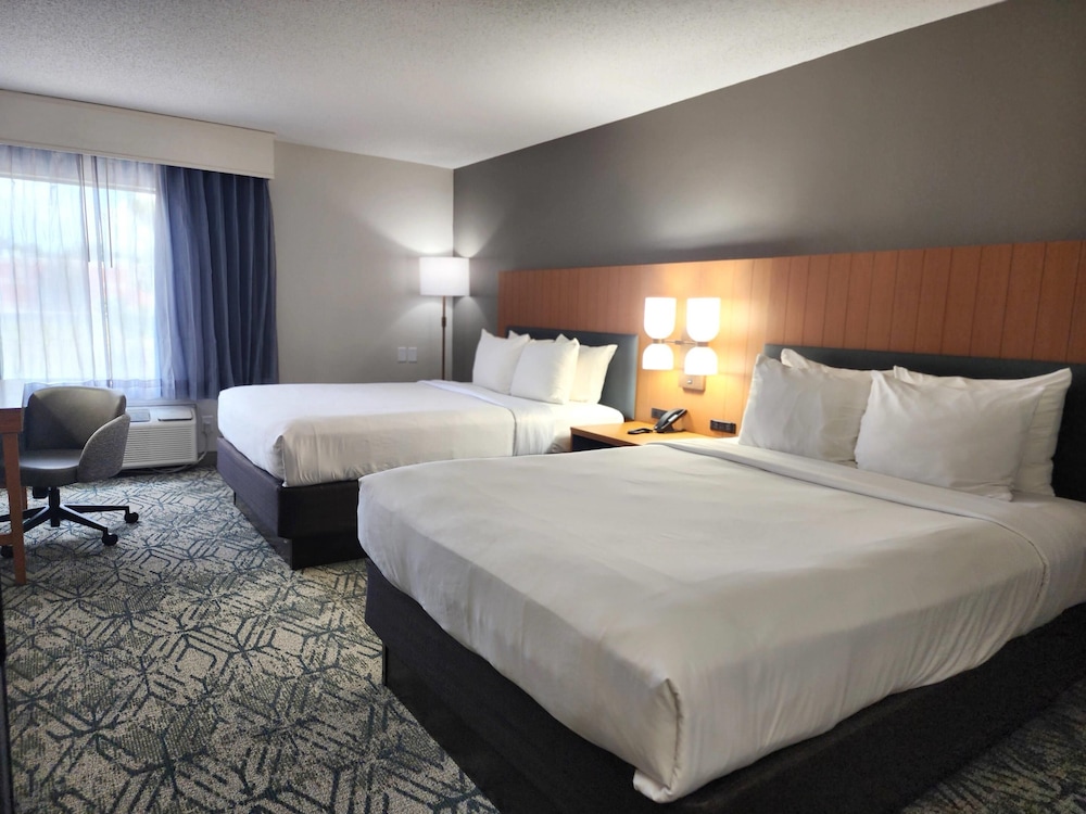 Country Inn and Suites by Radisson, Dahlgren-King George, VA 10/53