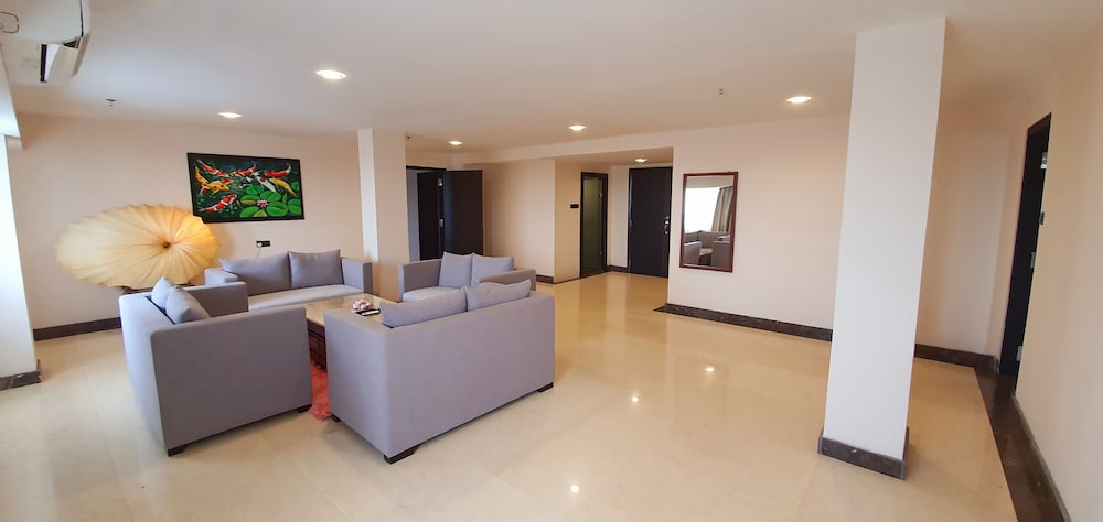 Margherita Plaza Hotel 48/63