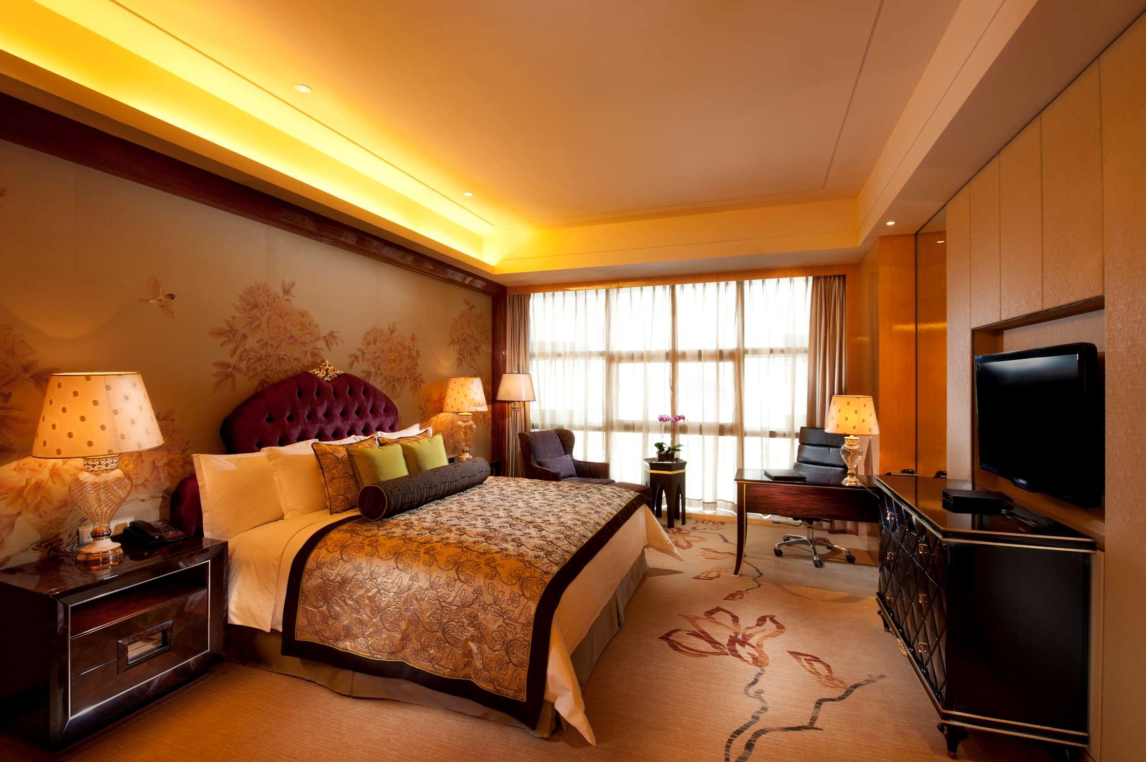 1 BEDROOM, GRAND, SUITE