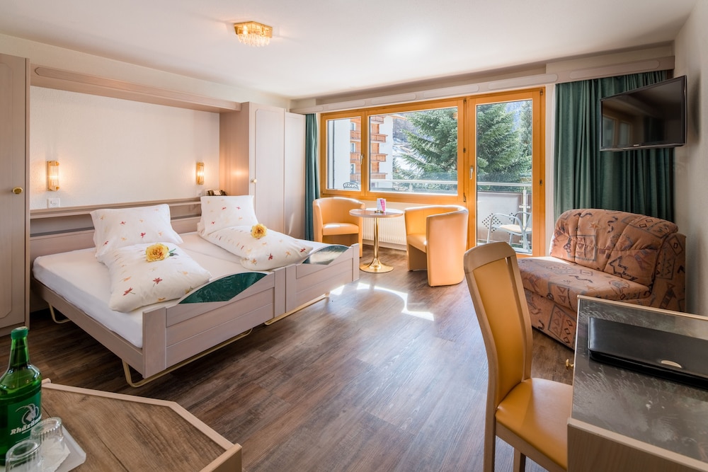 Kristall Saphir Hotel 51/74