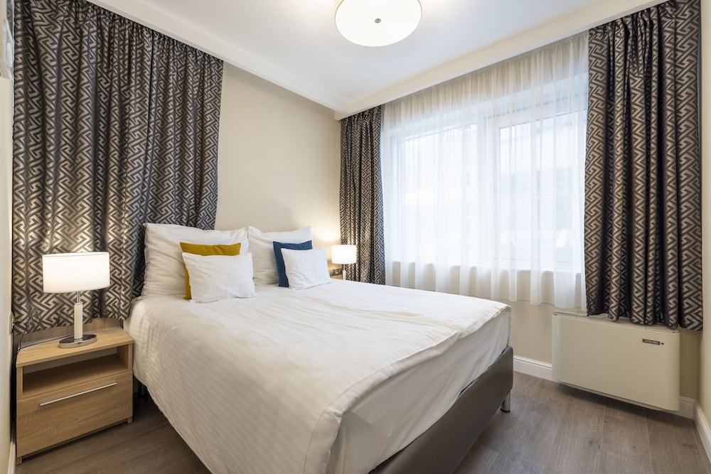 Silver Crown Hotel & Residence 18/50