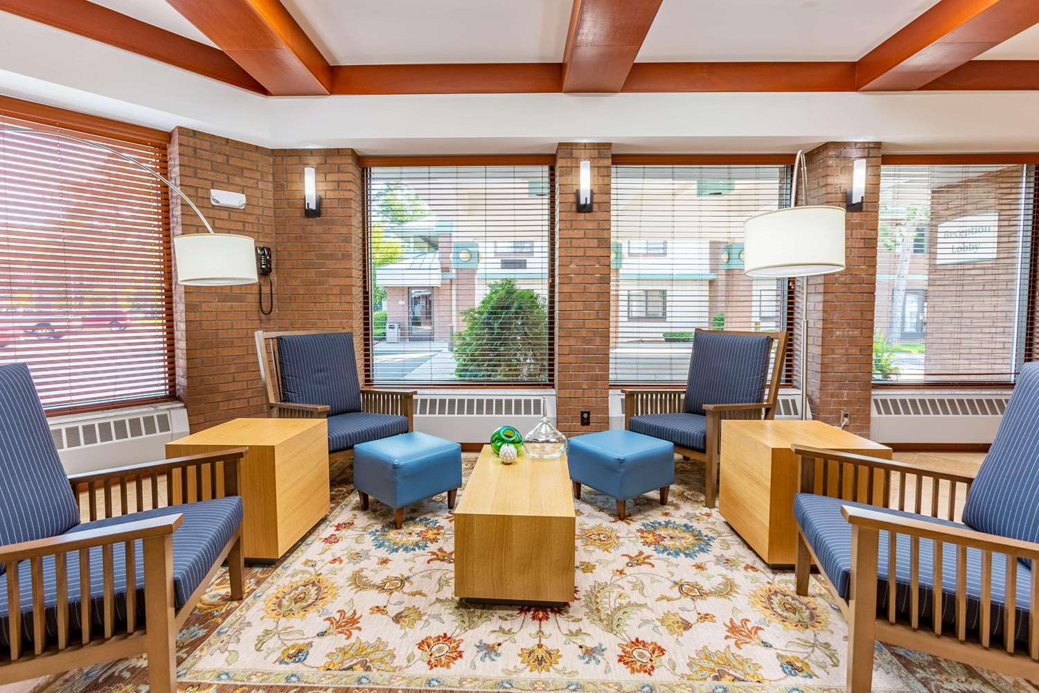 Country Inn and Suites by Radisson, Traverse City, MI 30/46