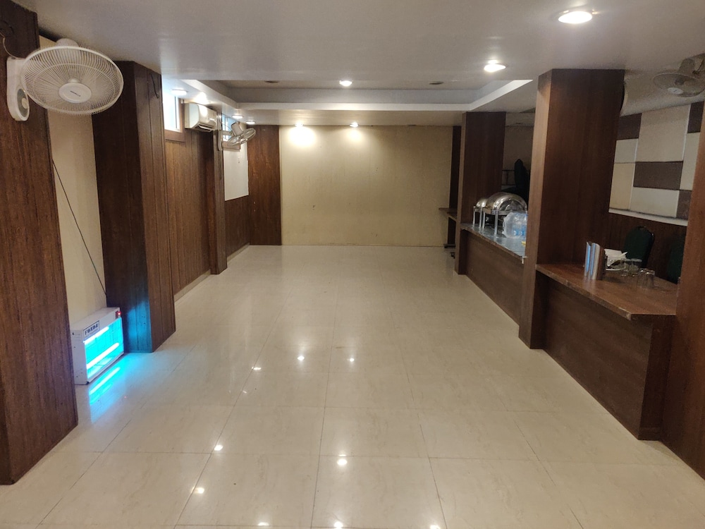 Nirvana Hotel 13/18