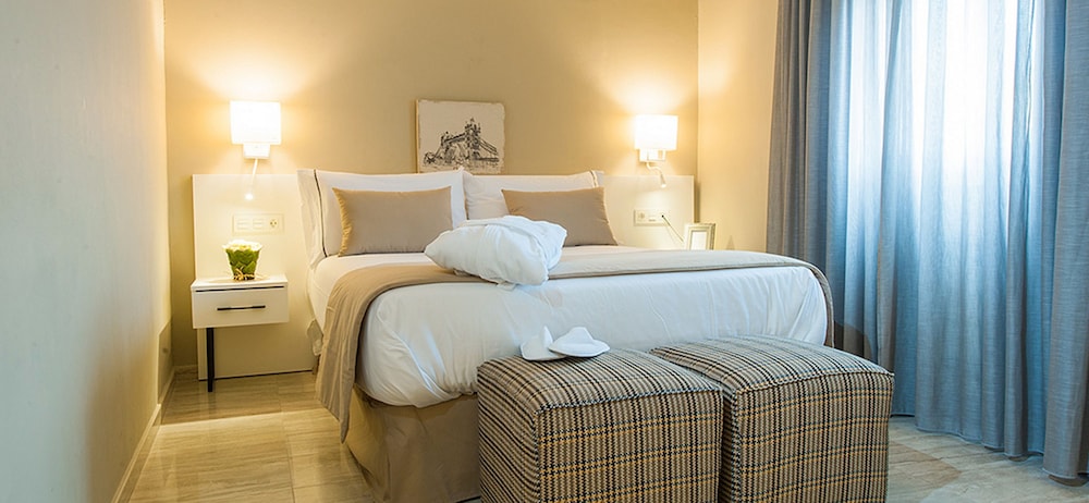 NEW HOTEL COLON 17/61