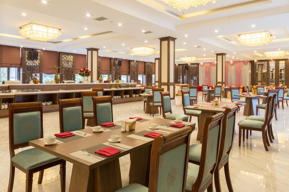 restaurant cafeteria