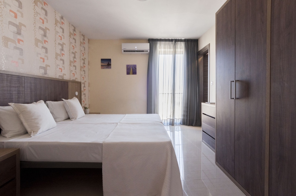 2 BEDROOMS, APARTMENT
