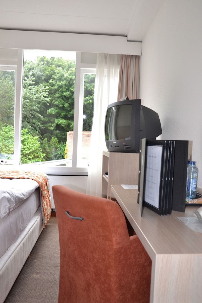 Fletcher Hotel-Restaurant De Witte Raaf 32/46