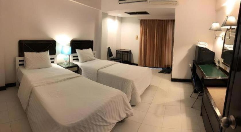 S.C. Heritage Hotel 20/43