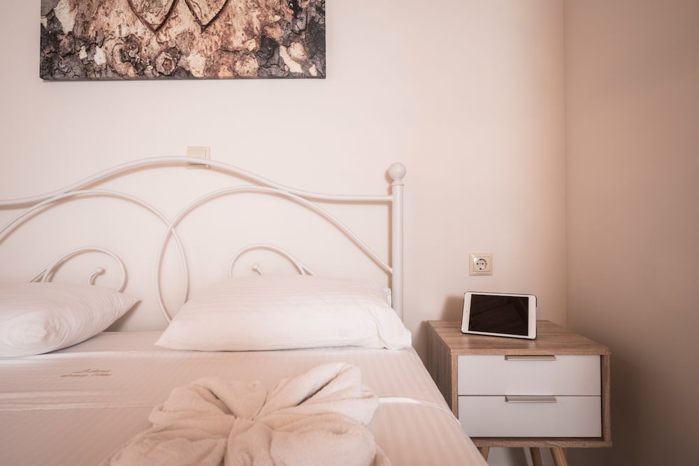 Athina Apartments 7/41