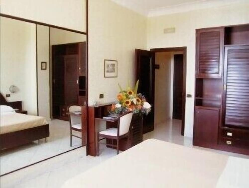 Room, Double or Twin Bed, Sea View