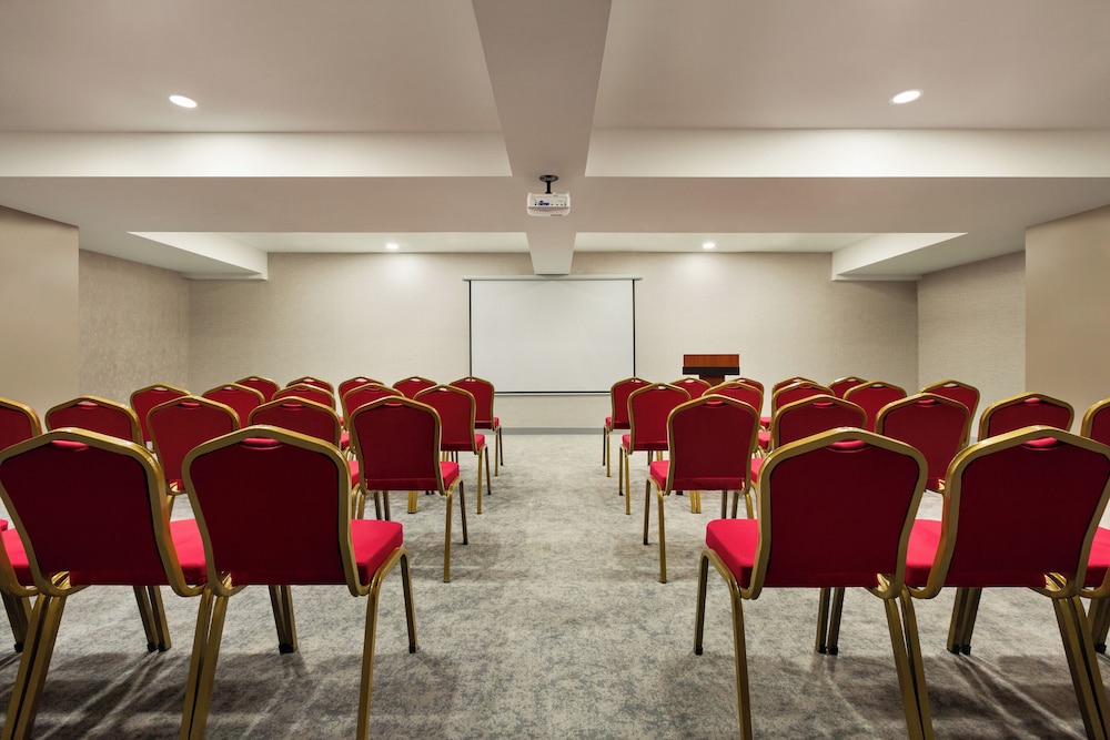 Ramada Encore by Wyndham Istanbul Arnavutkoy 52/64