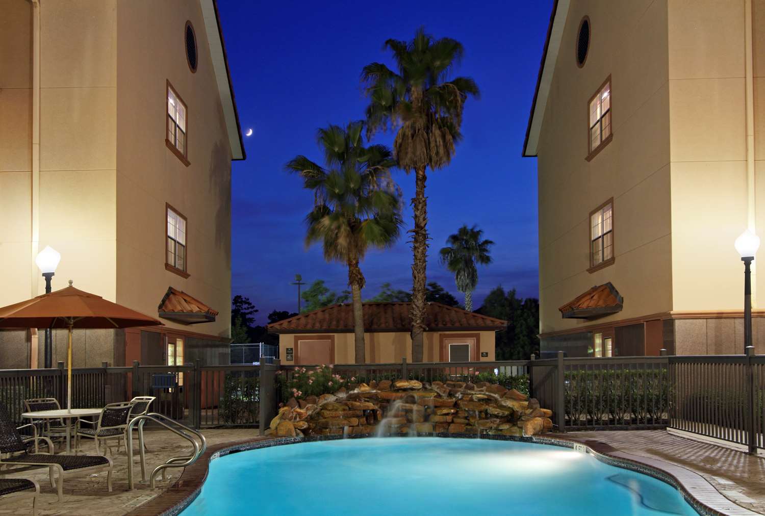 swimming pool spa