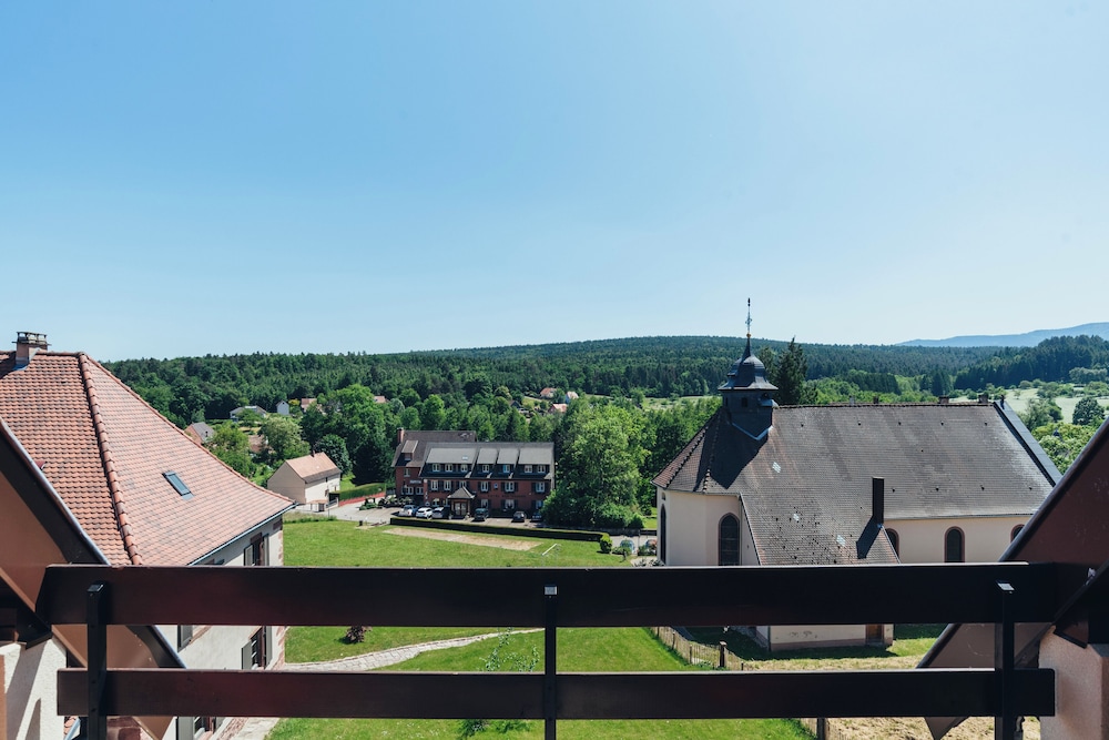 HOTEL AU CHASSEUR 53/57