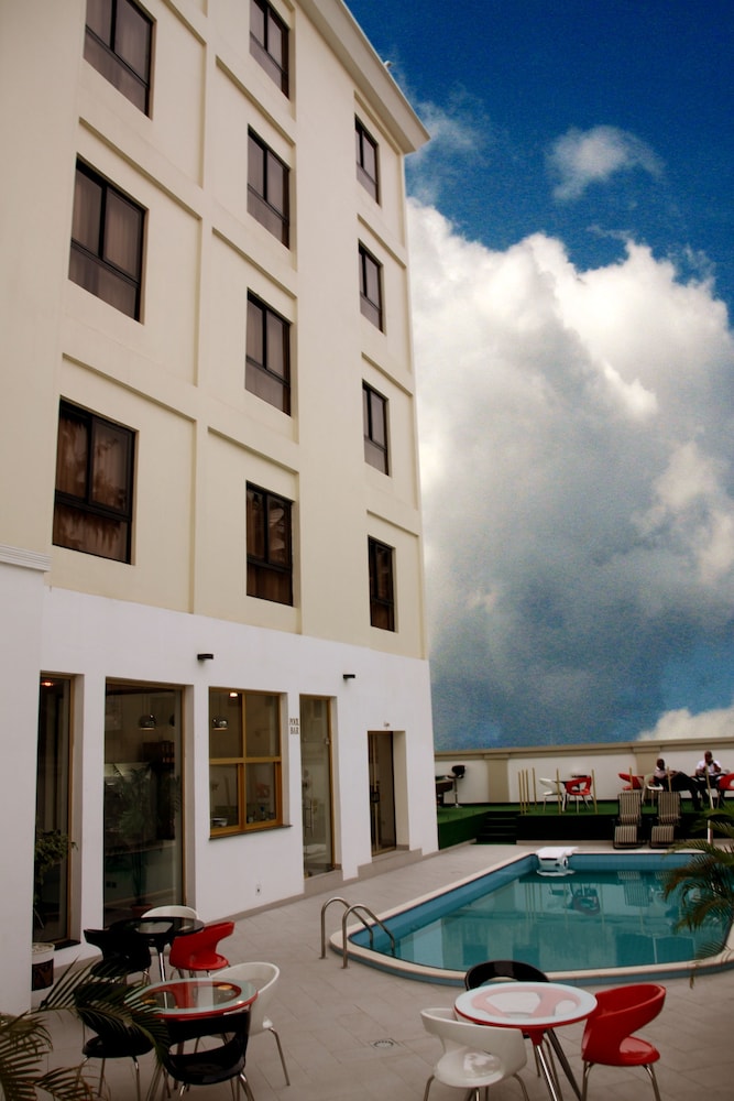 Chesney Hotel 1/35