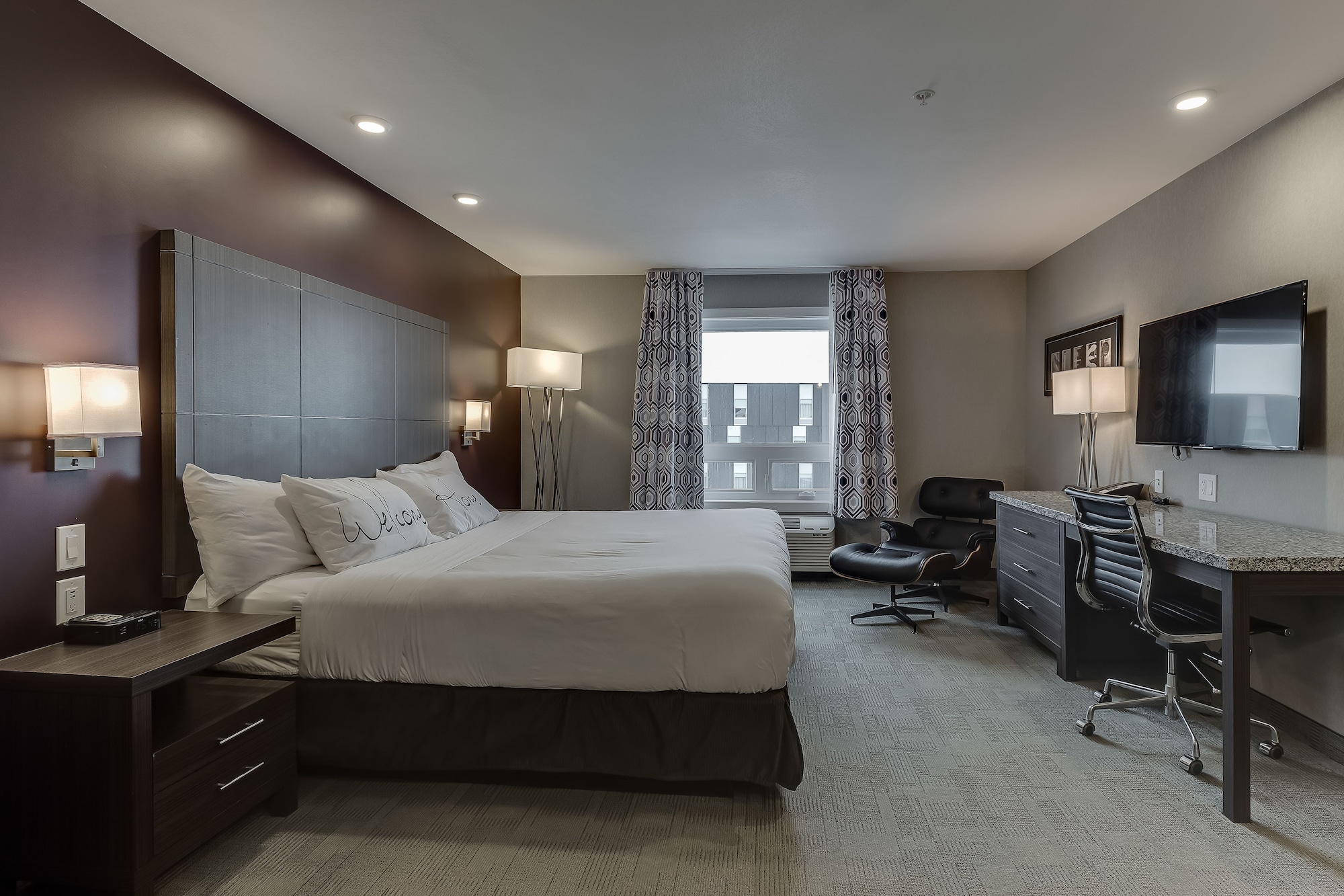غرفة بزنس بسرير كينج، Home Inn Suites Saskatoon South 4/6