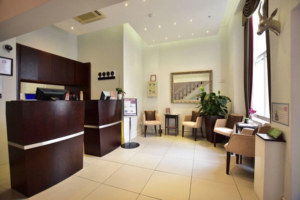 Reem Hotel 12/65