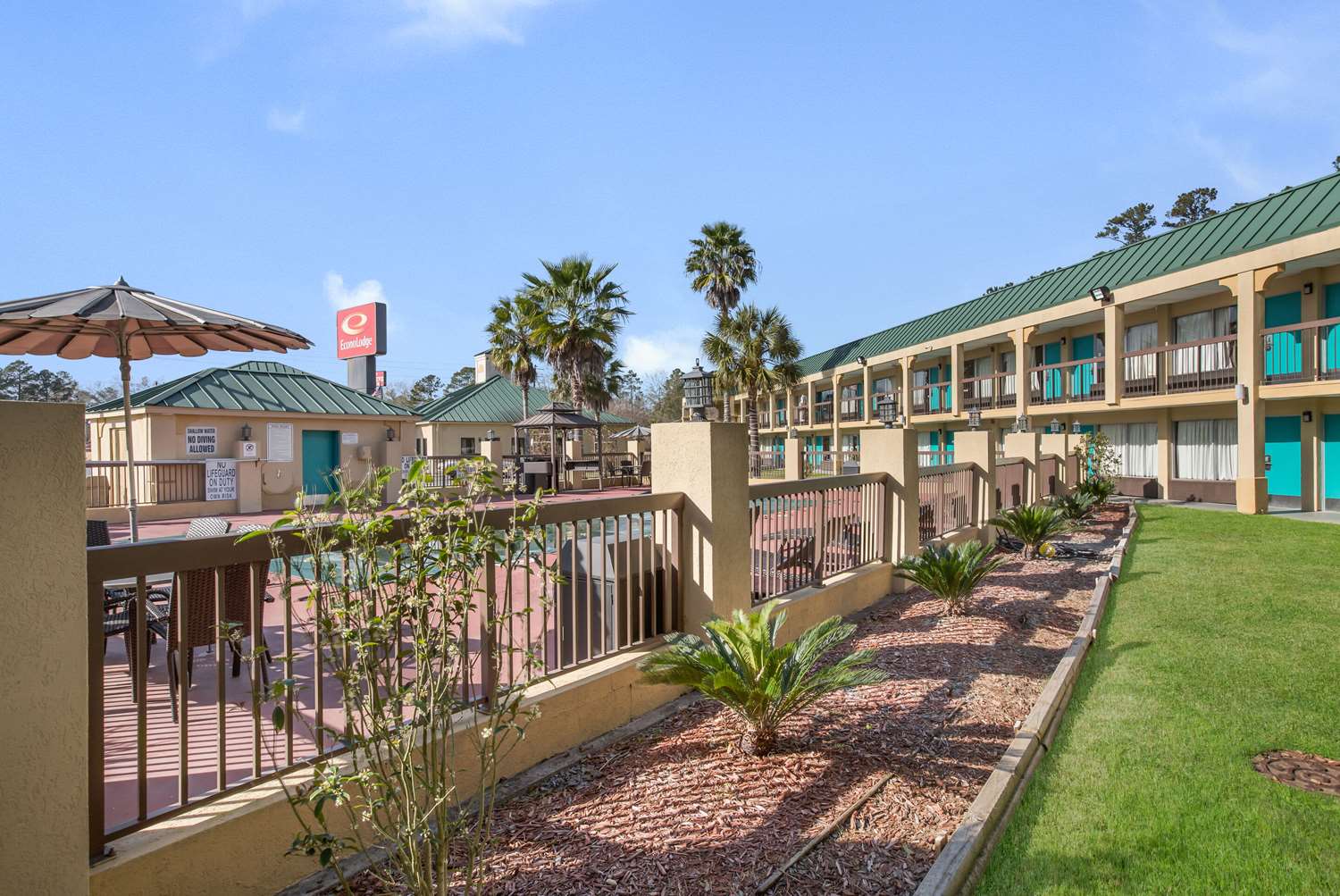Econo Lodge Inn & Suites Hardeeville-I-95 51/59