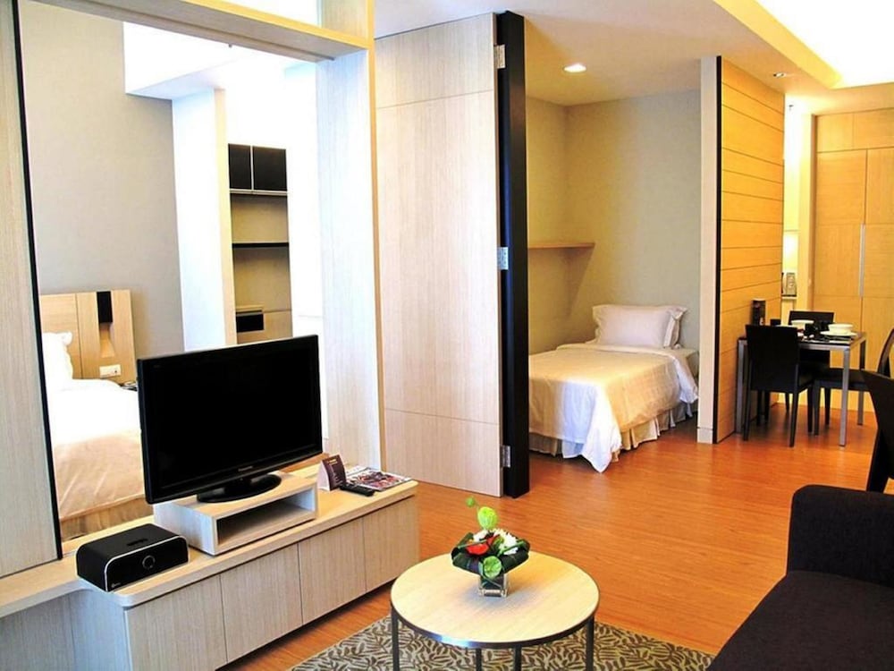 Platinum Suites AT Swiss Garden 35/45