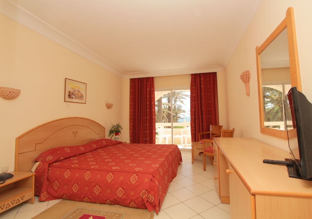 ZITA BEACH RESORT 7/50