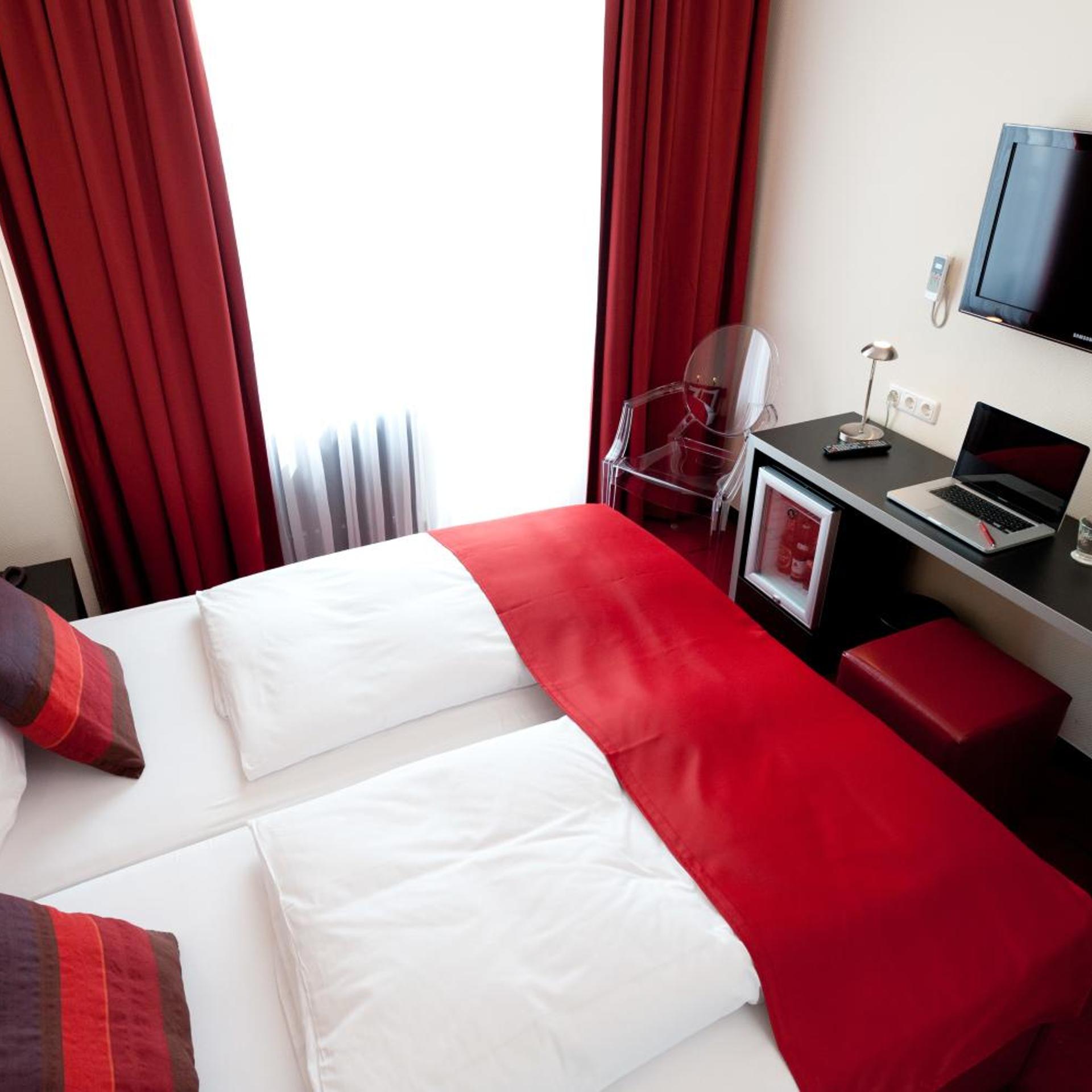 Hotel Esplanade 30/48