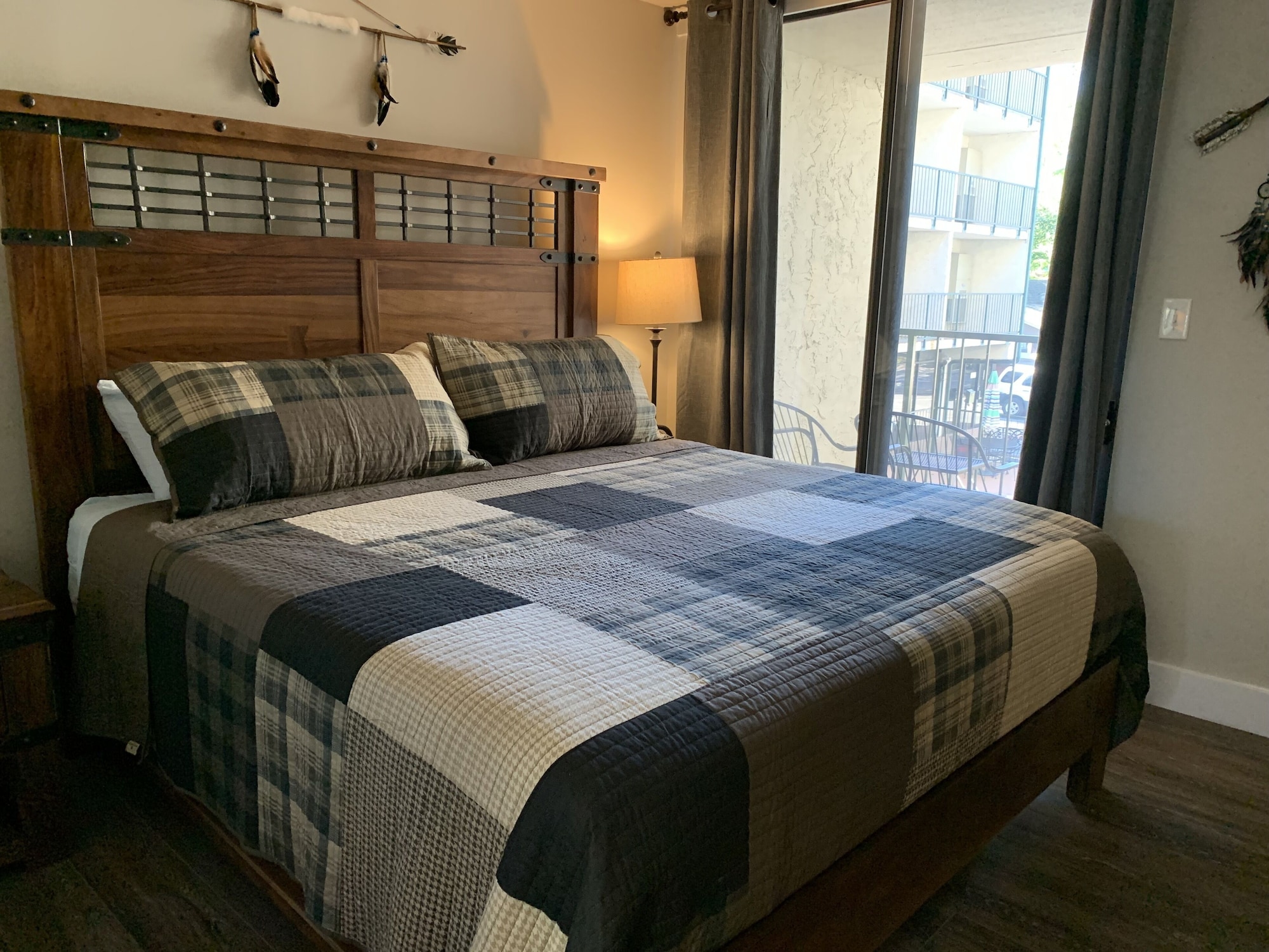 1 BEDROOM, CONDO