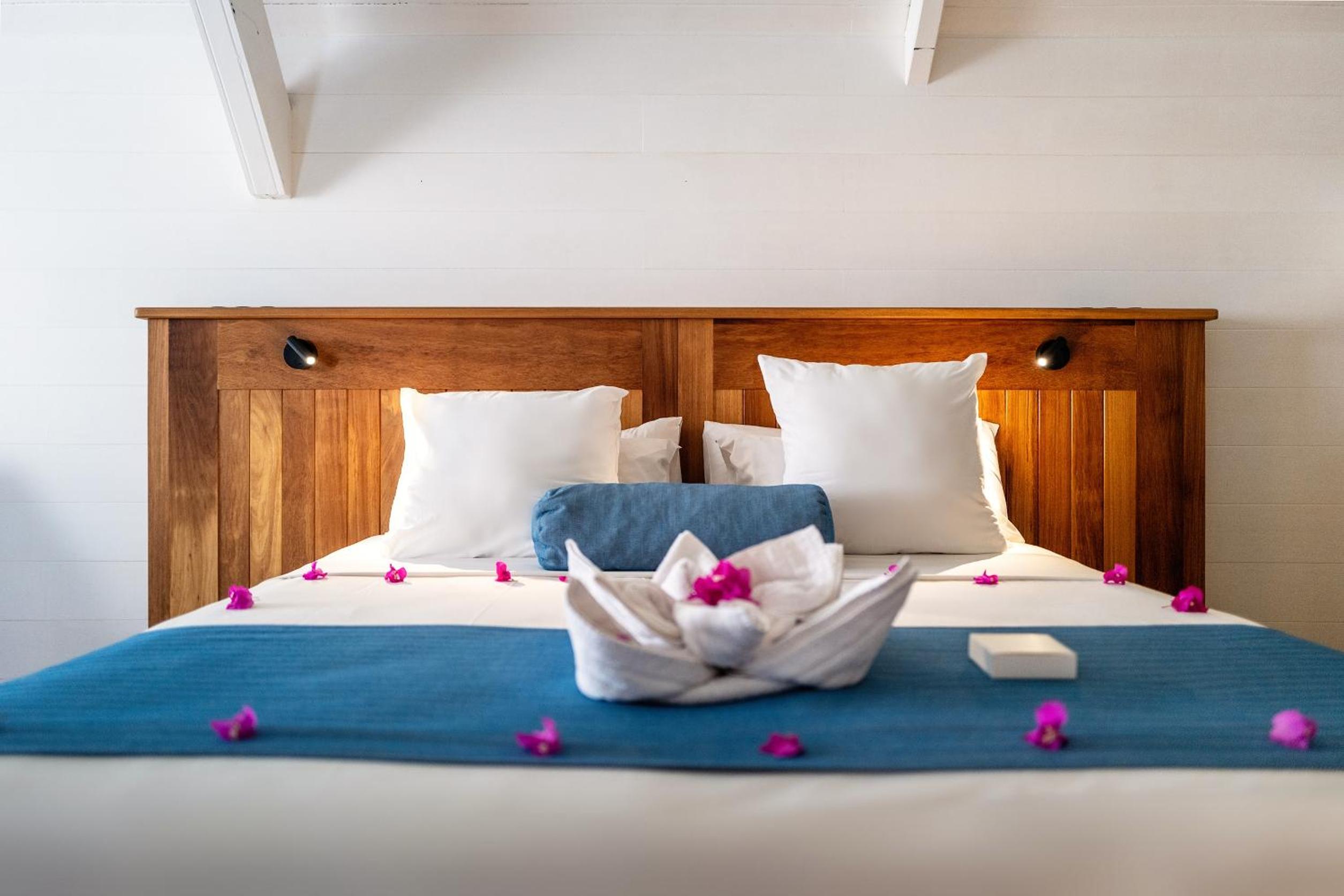 Junior Suite, Partial Lagoon View