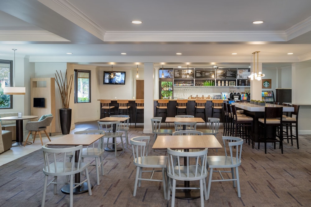 Courtyard By Marriott Naples 34/50